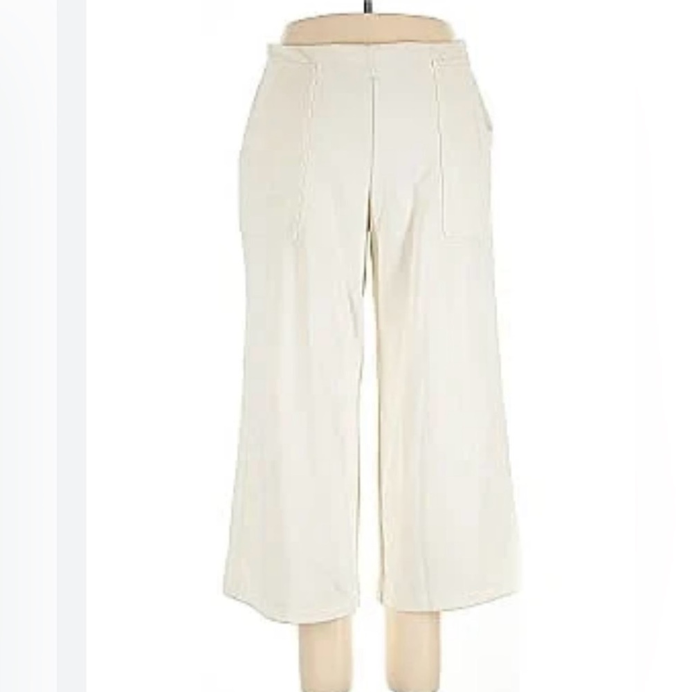 NWT Max Studio Capri pants